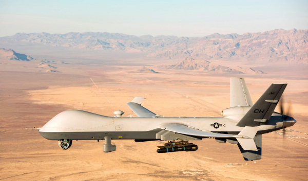 UAV MQ-9 Reaper 30 triệu USD phơi lưng trên sa mạc Yemen -0