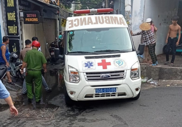 Cháy nhà trong hẻm lúc sáng sớm, 1 người tử vong, 4 người bị phỏng -0