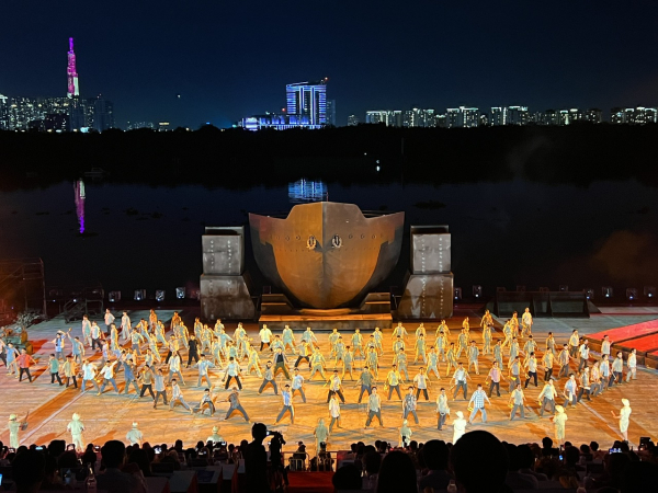 Sôi nổi các hoạt động tại Lễ hội sông nước TP Hồ Chí Minh  -0