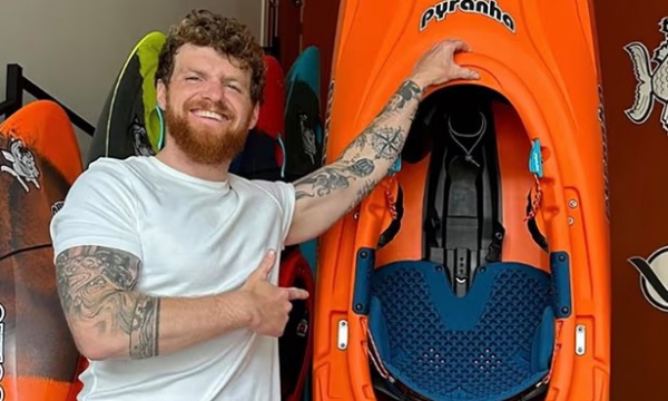 Kỷ lục gia người Anh thiệt mạng khi chèo thuyền kayak tại Thụy Sĩ -0