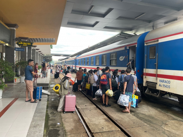 Hầm đường sắt xuống cấp: Tiềm ẩn nhiều nguy cơ mất an toàn -0