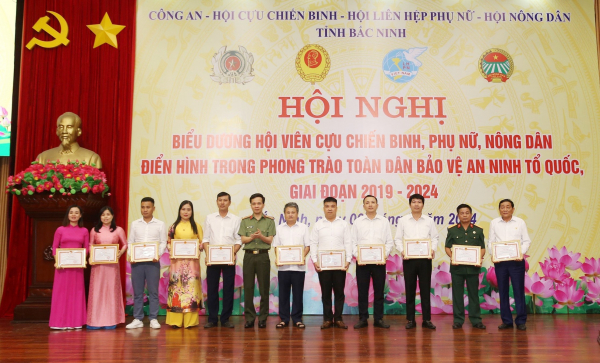 Bắc Ninh biểu dương điển hình trong phong trào toàn dân bảo vệ an ninh Tổ quốc -0