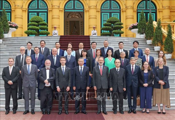 Chủ tịch nước Tô Lâm tiếp các Đại sứ, Đại biện của EU và các nước thành viên -0