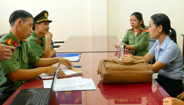 Bắt tạm giam Trưởng phòng và chuyên viên Văn phòng đăng ký đất đai Hậu Giang -0