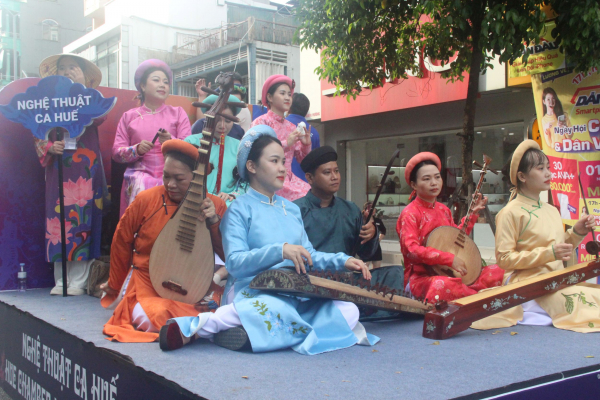 Rực rỡ sắc màu văn hóa tại lễ hội đường phố Festival Huế 2024 -2