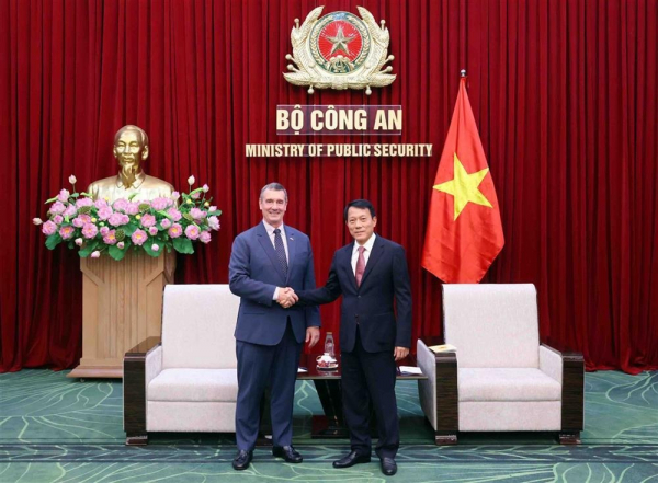 Vietnam, US seek to promote cooperation in aviation security -0