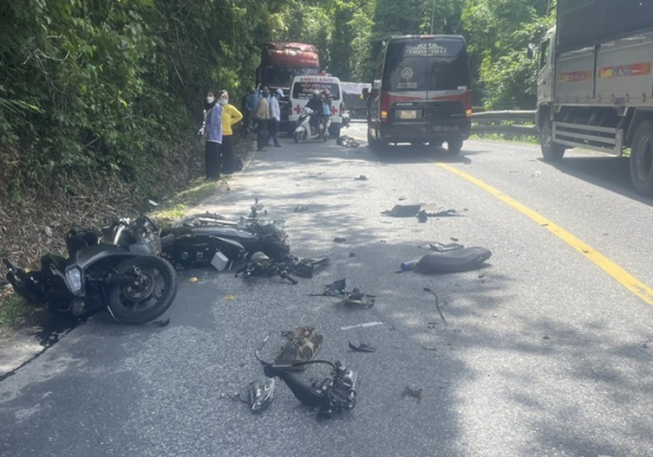 Xe khách gây tai nạn 2 người thương vong trên đèo Bảo Lộc -0