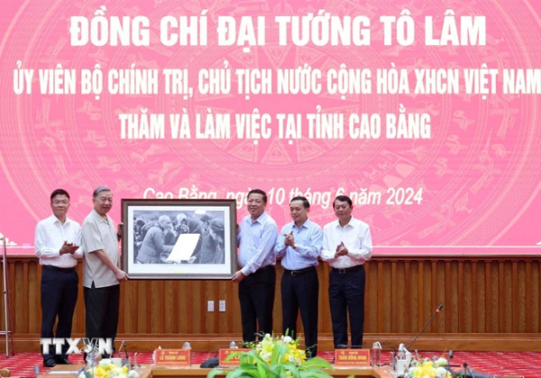 Chủ tịch nước: Cao Bằng cần thống nhất, đồng lòng, hành động quyết liệt -0