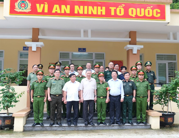 Chủ tịch nước Tô Lâm thăm Công an xã Trường Hà, huyện Hà Quảng -0