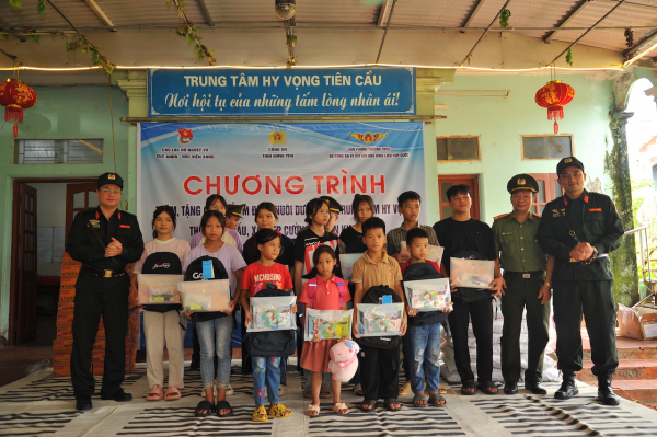  Tổ chức hoạt động an sinh xã hội, tình nguyện tại huyện Văn Giang và Kim Động, Hưng Yên -1