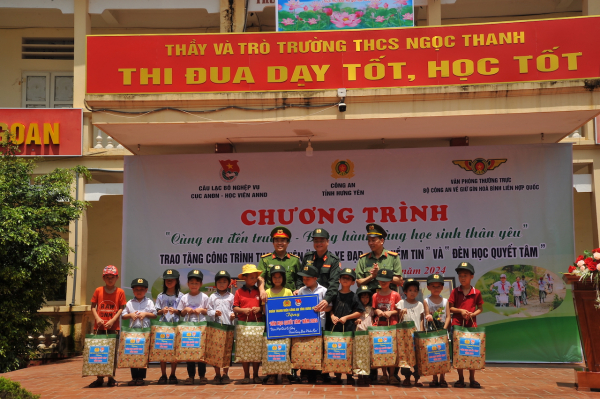 Tổ chức hoạt động an sinh xã hội, tình nguyện tại huyện Văn Giang và Kim Động, Hưng Yên -1