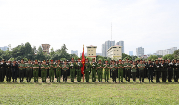 Hơn 320 học viên đào tạo văn bằng 2 các học viện, trường CAND hoàn thành huấn luyện đầu khoá -0