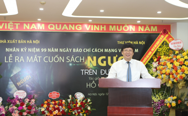 Ra mắt cuốn sách “Người trên đường đời” của nhà báo, nhà văn Hồ Quang Lợi -0