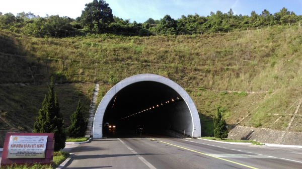 Gần 2.000 tỷ đồng mở rộng nhiều cầu, hầm trên quốc lộ 1 -0