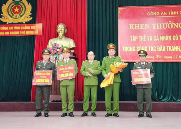 Xúc động những lá thư gửi đến Công an TP Đông Hà -0