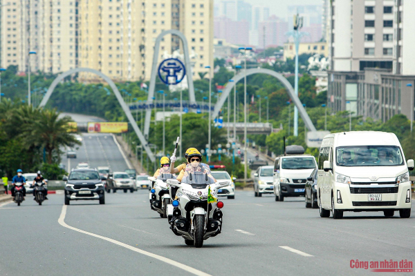 Siêu mô tô của Công an Hà Nội tập luyện sẵn sàng đón dẫn khách quốc tế -8