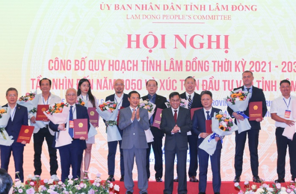 Lâm Đồng lấy nông lâm nghiệp là trọng tâm, công nghiệp là động lực, du lịch là đột phá -1