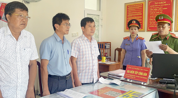 Bắt Giám đốc và 2 Phó Giám đốc Trung tâm đào tạo lái xe ôtô tại Quảng Nam -0