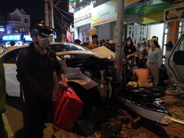 Nữ tài xế say xỉn điều khiển ô tô tông hàng loạt xe máy, 6 người thương vong -0