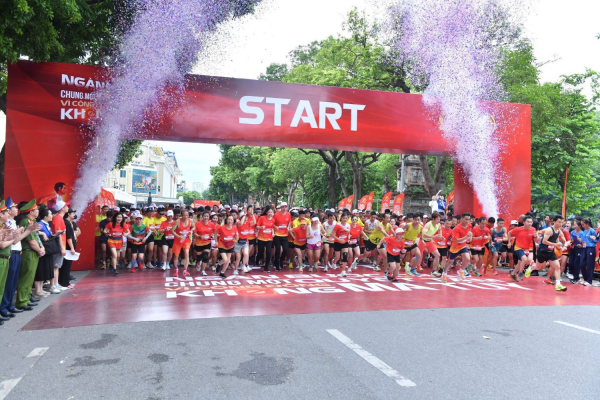 2.000 vận động viên tham gia giải chạy  vì cộng đồng không ma túy -0
