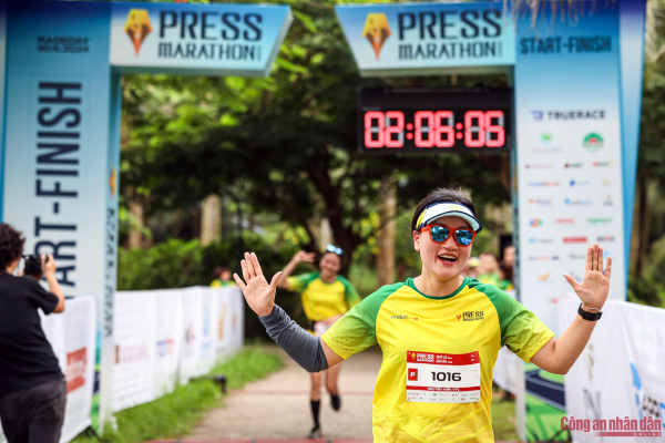 500 nhà báo chinh phục giải chạy Press Marathon 2024 -9