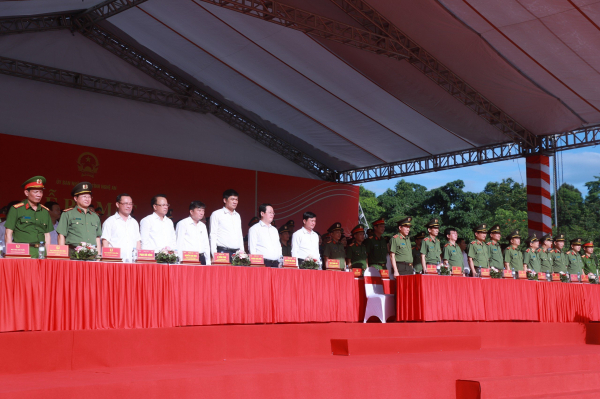 Bộ trưởng Lương Tam Quang:  Lực lượng tham gia bảo vệ an ninh, trật tự ở cơ sở phải nỗ lực hết mình, khắc phục khó khăn để hoàn thành xuất sắc mọi nhiệm vụ -0