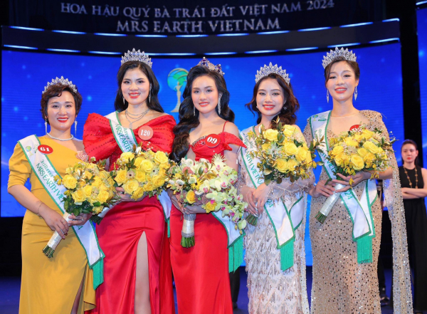 Vũ Thị Hoa đăng quang Mrs Earth Vietnam 2024 -0