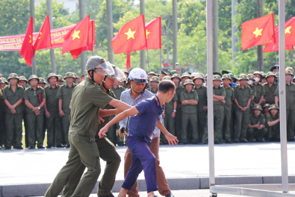 Họ cũng là những người lính -0