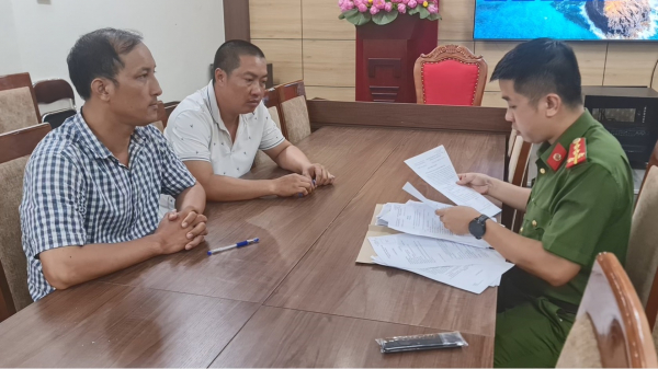 2 lái xe taxi “dù” bị khởi tố về hành vi gây rối trật tự công cộng ở Quảng Ninh -0