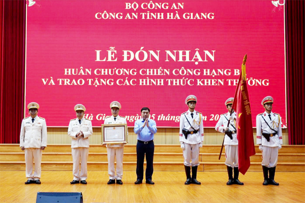 Công an tỉnh Hà Giang sơ kết công tác 6 tháng đầu năm -0