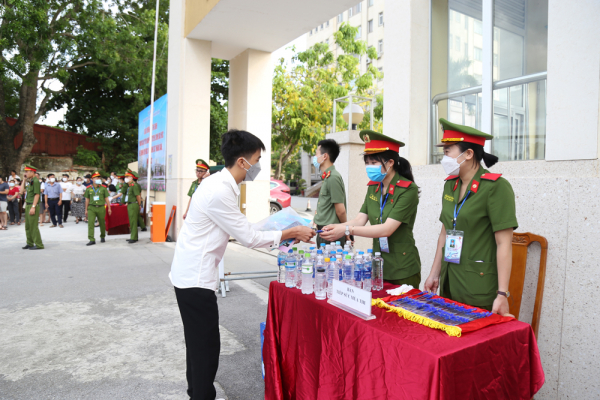 Chiều nay (6/7): Hơn 18.000 thí sinh làm thủ tục tham dự Kỳ thi đánh giá của Bộ Công an -0