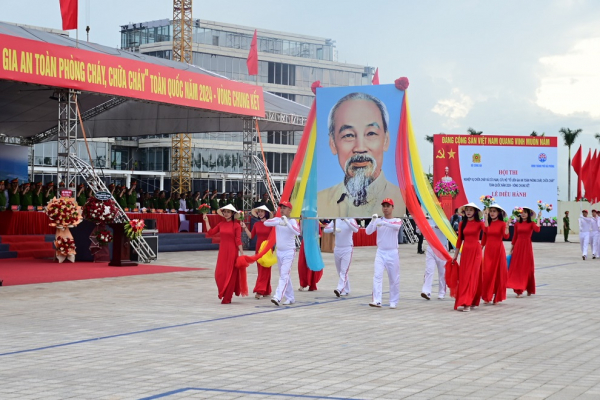 Khai mạc vòng chung kết Hội thi nghiệp vụ chữa cháy và cứu nạn, cứu hộ “Tổ liên gia an toàn PCCC” toàn quốc năm 2024 -0