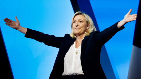 Pháp: Ông Macron “tự bắn vào chân” -0