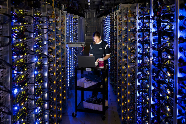 Google tăng phát thải khí nhà kính gấp rưỡi vì… AI -0
