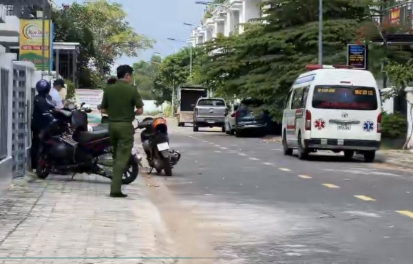 Nam công nhân trượt chân rơi từ độ cao 10m xuống đất tử vong -0