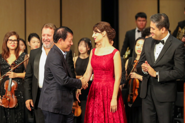Chủ tịch nước Tô Lâm dự hoà nhạc kỷ niệm 1 năm khánh thành Nhà hát Hồ Gươm “The First sound of love”: -0