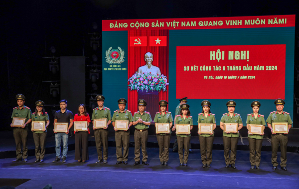 Nội dung thông tin trên báo chí CAND toàn diện, phong phú, tạo đồng thuận trong xã hội -0