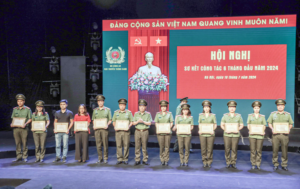 Nội dung thông tin trên báo chí CAND toàn diện, phong phú, tạo đồng thuận trong xã hội -1