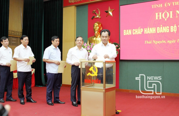 Ông Trịnh Việt Hùng được bầu giữ chức Bí thư Tỉnh ủy Thái Nguyên -0