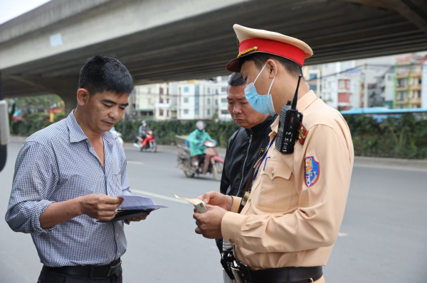 Xử lý hơn 2,1 triệu trường hợp vi phạm giao thông trong 6 tháng đầu năm -0