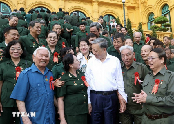Chủ tịch nước: Thanh niên xung phong là biểu tượng sáng ngời của thế hệ trẻ -0
