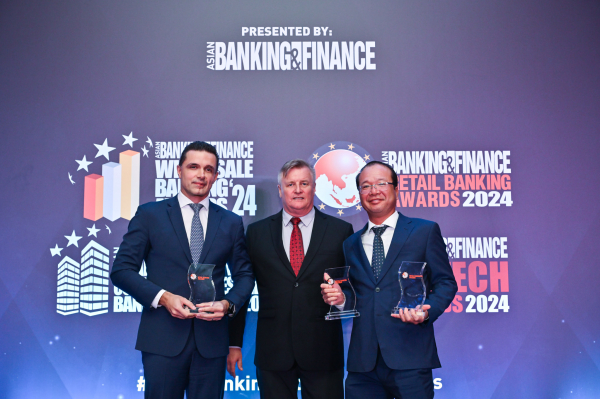Các tổ chức quốc tế đánh giá cao chiến lược bán lẻ cộng hưởng số hóa của HDBank -0