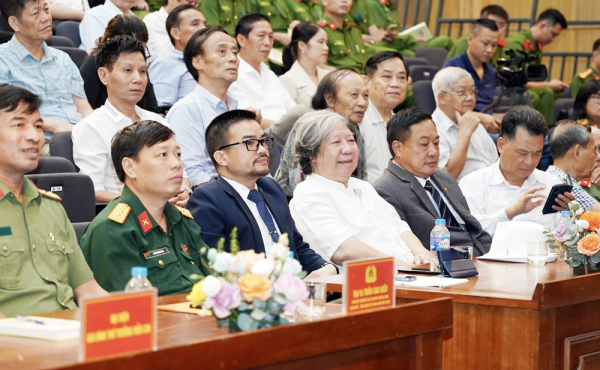 “Sứ mệnh cao cả” - Sách hay về người chiến sĩ Công an -0