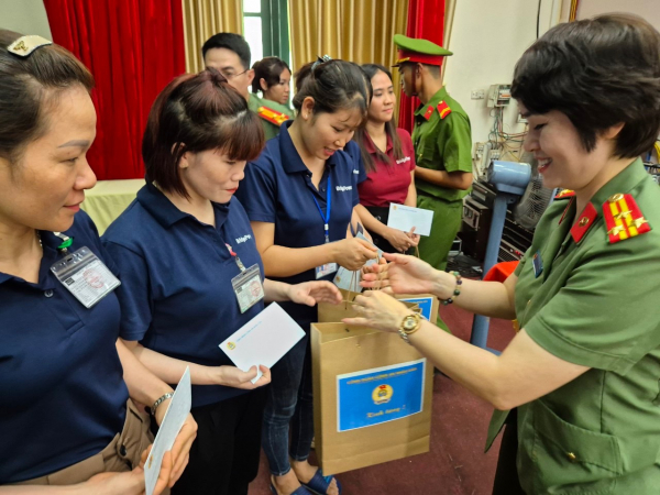 Công đoàn CAND dâng hương, báo công các Vua Hùng nhân kỷ niệm 95 năm Ngày thành lập Công đoàn Việt Nam -0