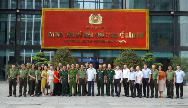 Cụm thi đua số 6 ngành Tổ chức xây dựng Đảng thực hiện hiệu quả các phong trào thi đua gắn với nhiệm vụ chính trị -0