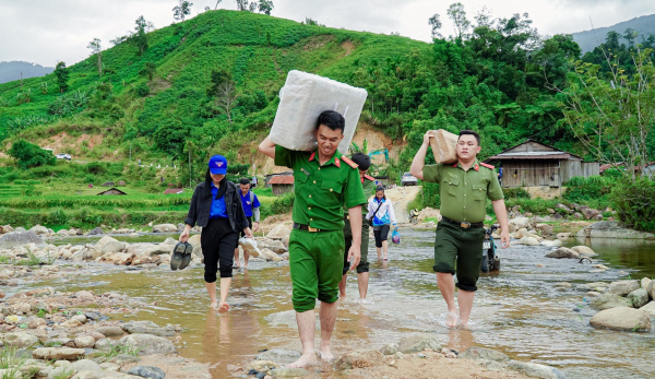 Tuổi trẻ Công an Quảng Nam “Hành quân xanh” về vùng cao Nam Trà My -0