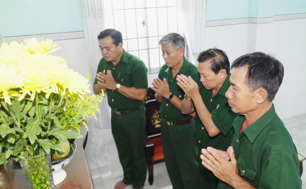 Người dân xúc động tưởng nhớ Tổng Bí thư Nguyễn Phú Trọng -0