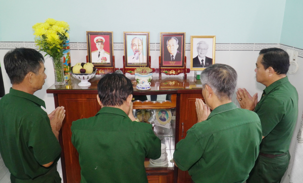 Người dân xúc động tưởng nhớ Tổng Bí thư Nguyễn Phú Trọng -1