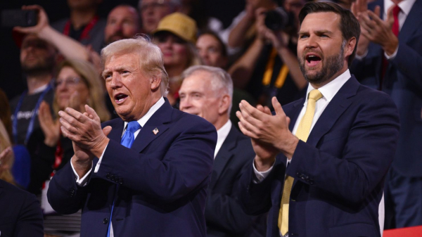 1_trump and vance at rnc.jpg -0