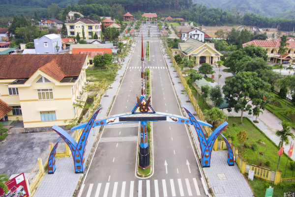 Huyện miền núi ở Thừa Thiên Huế được công nhận thoát khỏi danh sách huyện nghèo quốc gia  -0